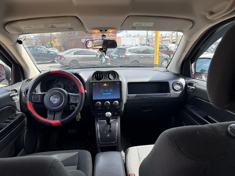 Jeep Compass Latitude FWD 2012