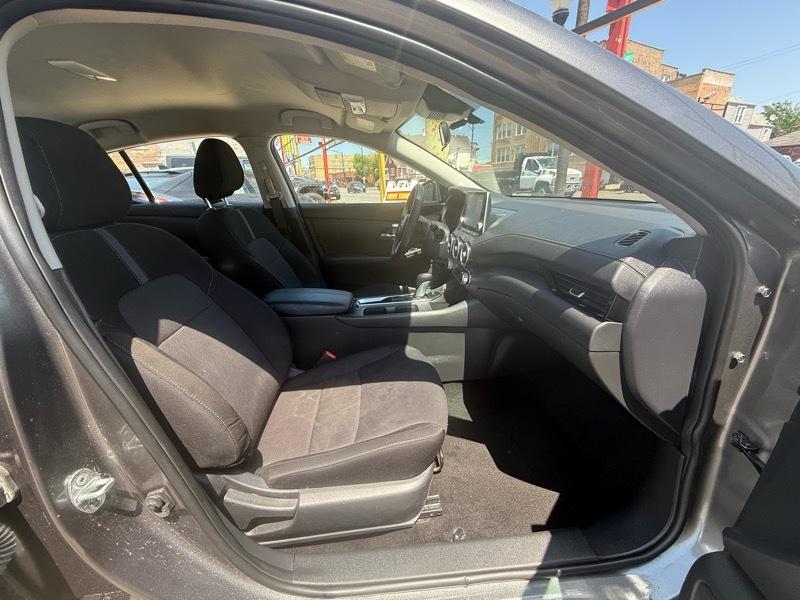 Nissan Sentra SV 2025