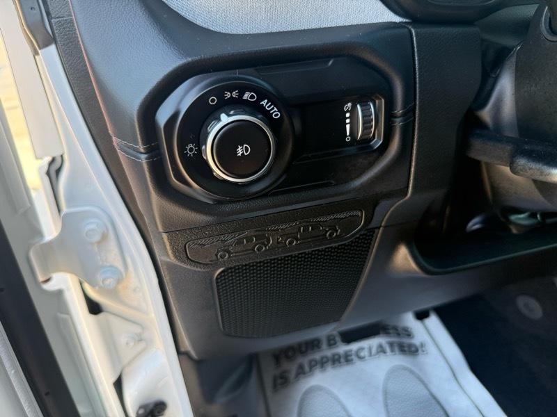 Jeep Wrangler Sahara 2025