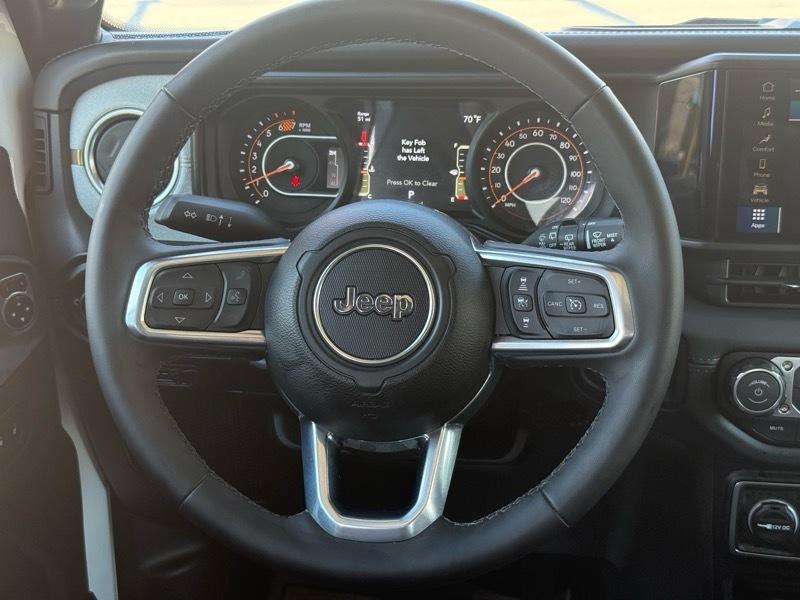 Jeep Wrangler Sahara 2025