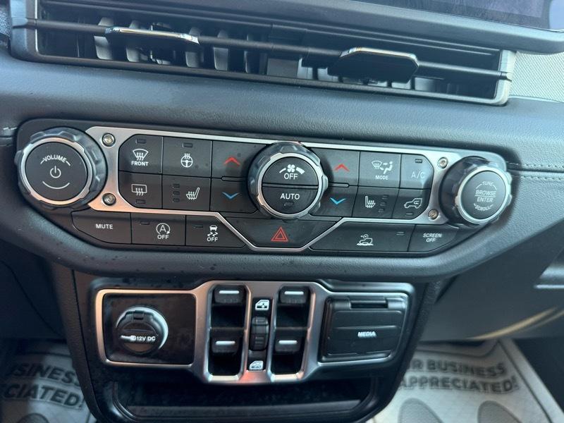Jeep Wrangler Sahara 2025