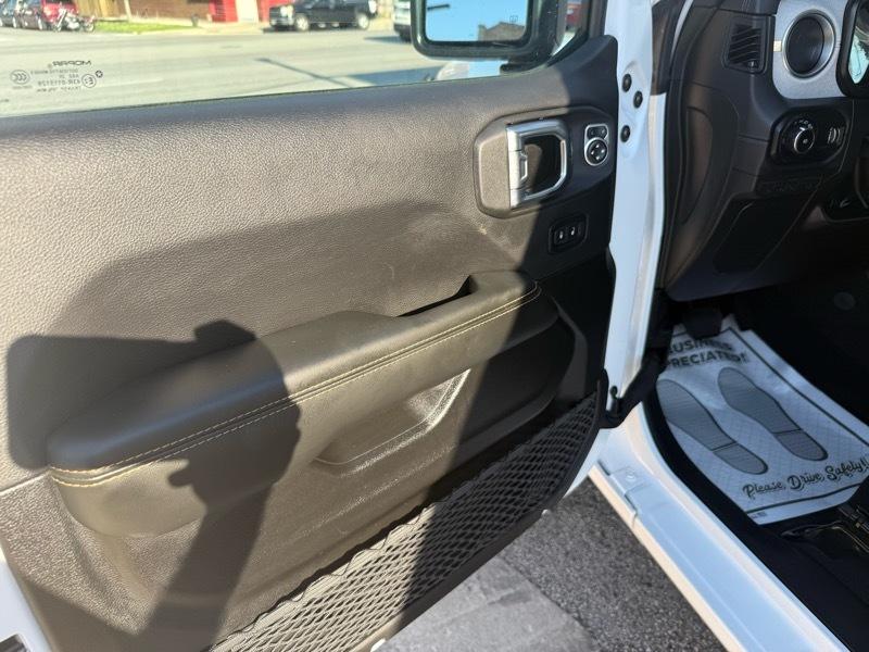 Jeep Wrangler Sahara 2025
