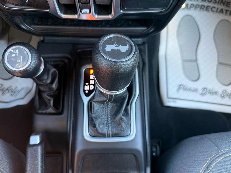Jeep Wrangler Sahara 2025