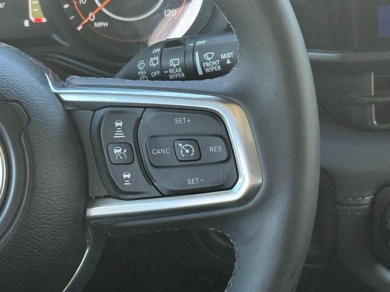 Jeep Wrangler Sahara 2025