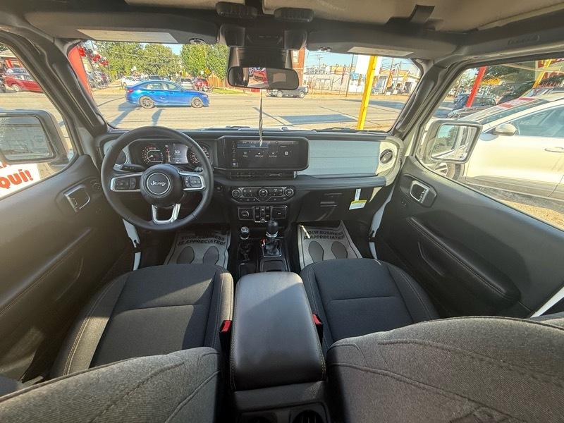 Jeep Wrangler Sahara 2025