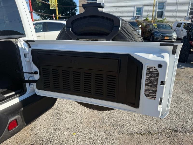 Jeep Wrangler Sahara 2025