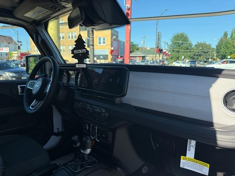 Jeep Wrangler Sahara 2025