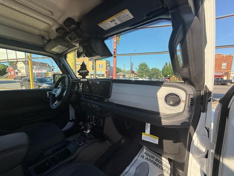 Jeep Wrangler Sahara 2025