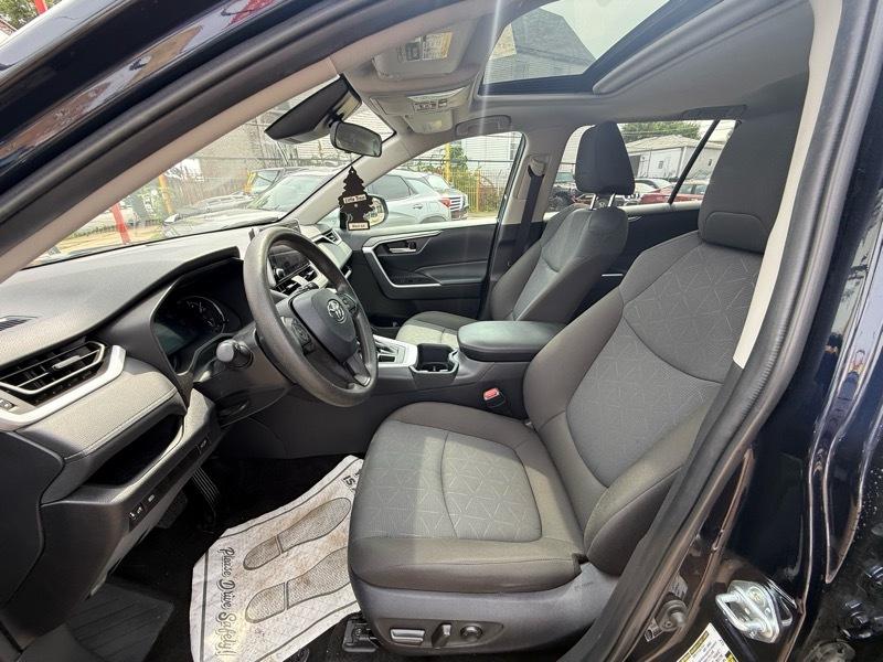 Toyota RAV4 XLE AWD 2025