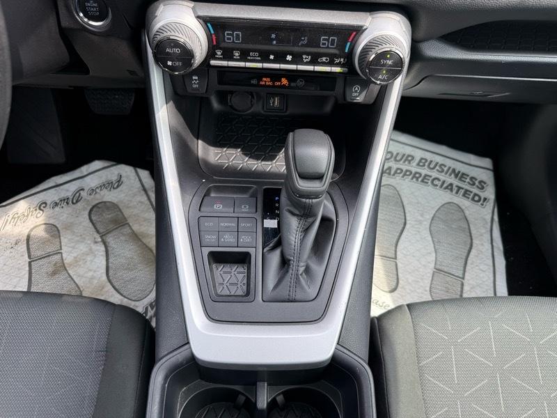 Toyota RAV4 XLE AWD 2025
