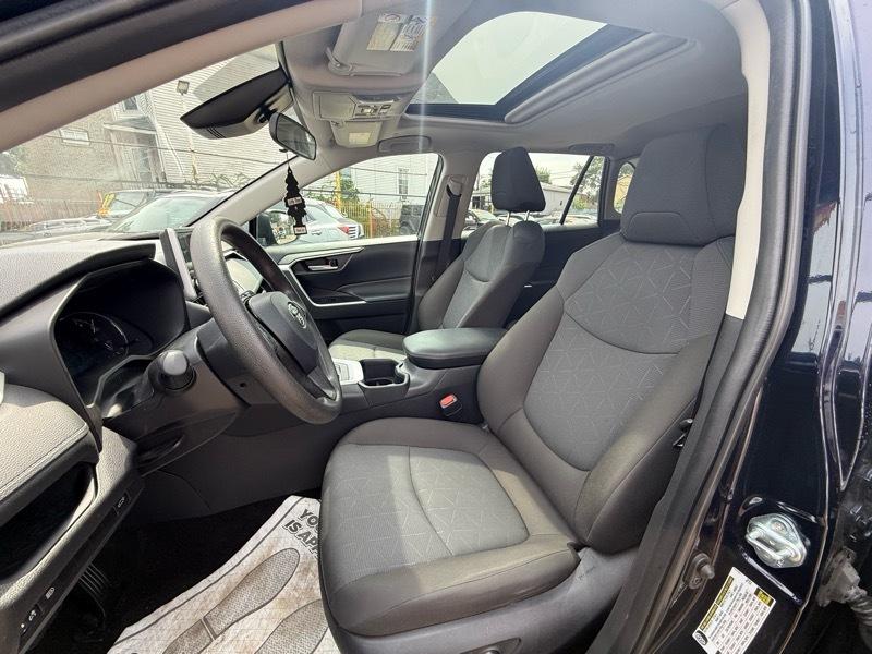 Toyota RAV4 XLE AWD 2025