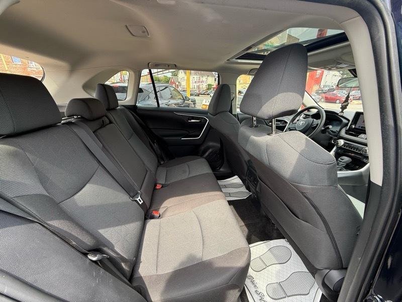 Toyota RAV4 XLE AWD 2025