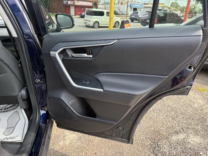 Toyota RAV4 XLE AWD 2025