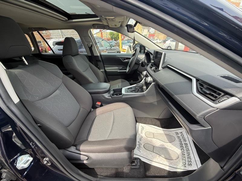 Toyota RAV4 XLE AWD 2025