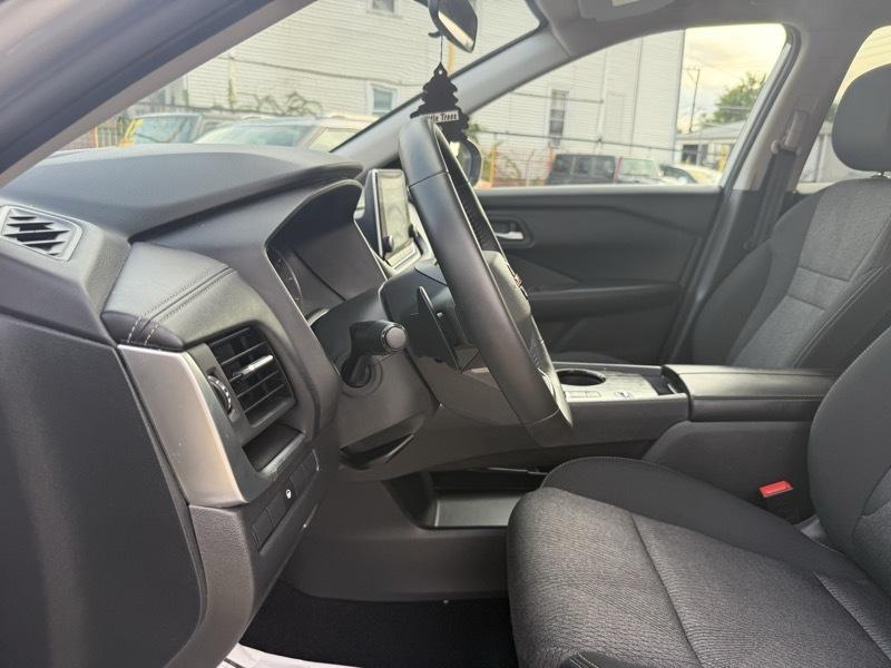 Nissan Rogue SV 2025