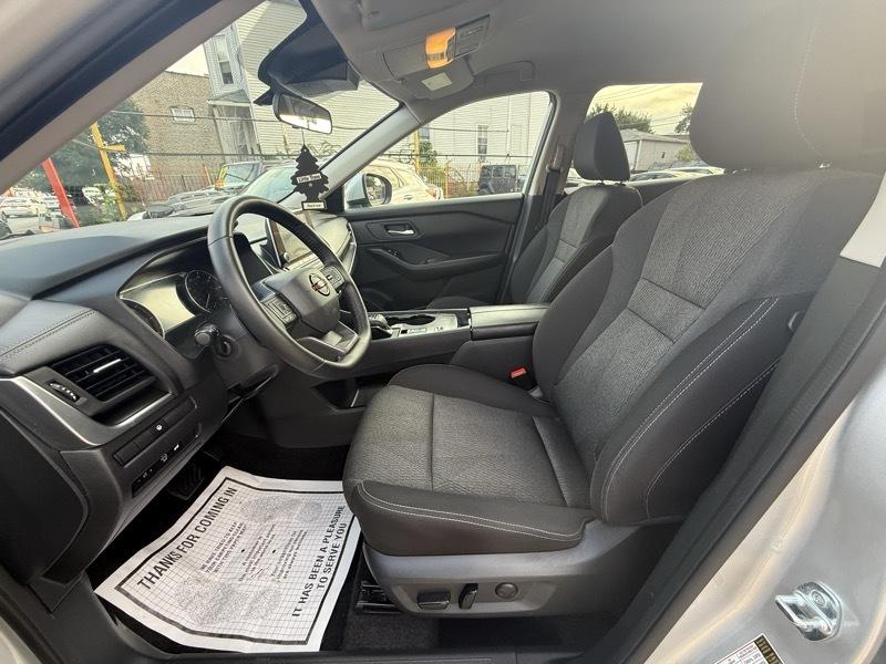 Nissan Rogue SV 2025
