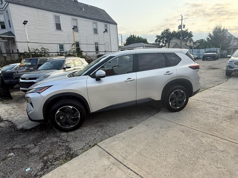Nissan Rogue SV 2025