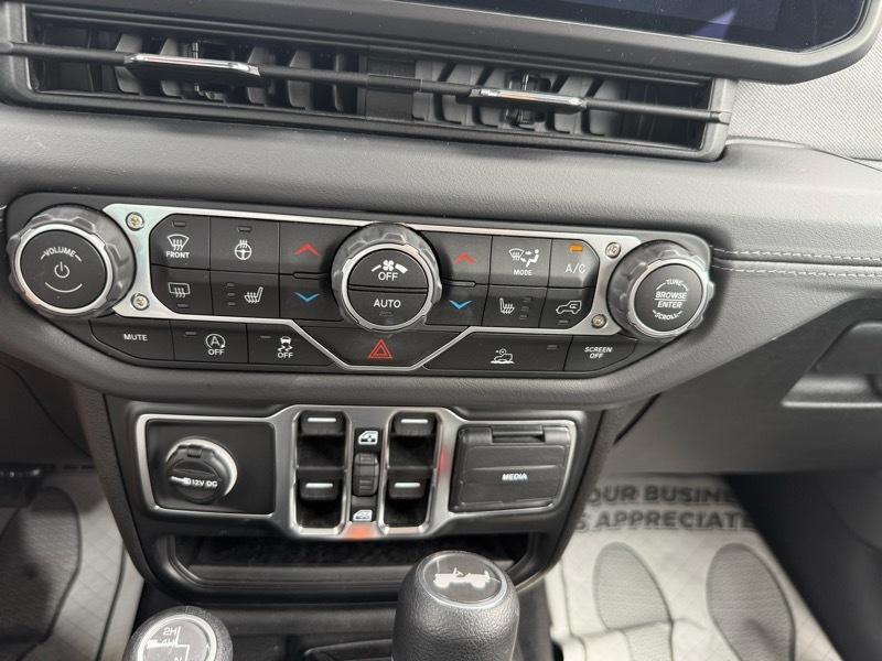 Jeep Wrangler Sahara 2025