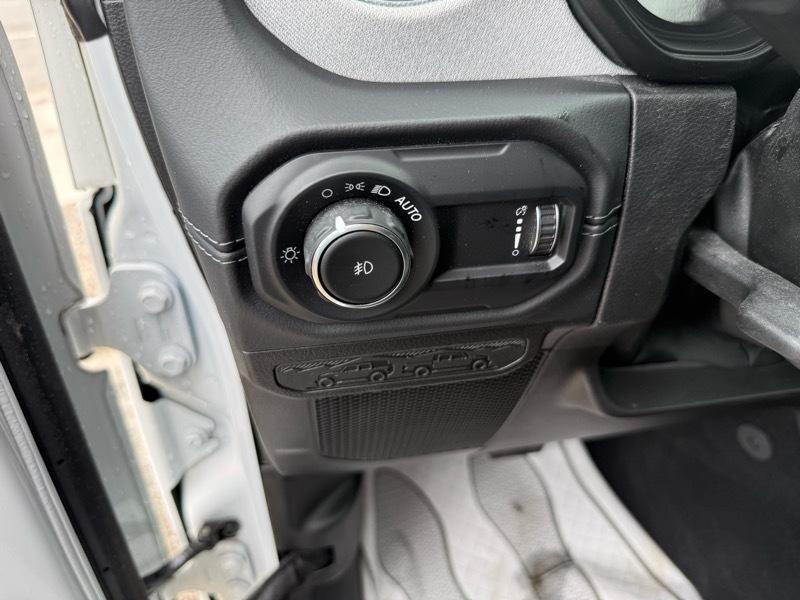 Jeep Wrangler Sahara 2025
