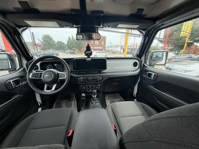 Jeep Wrangler Sahara 2025