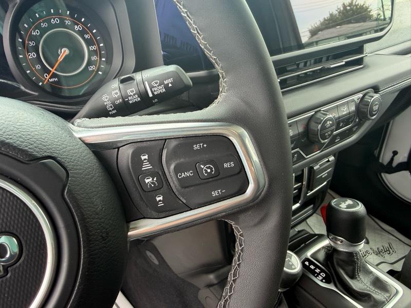 Jeep Wrangler Sahara 2025