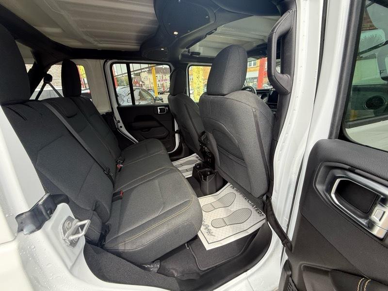 Jeep Wrangler Sahara 2025