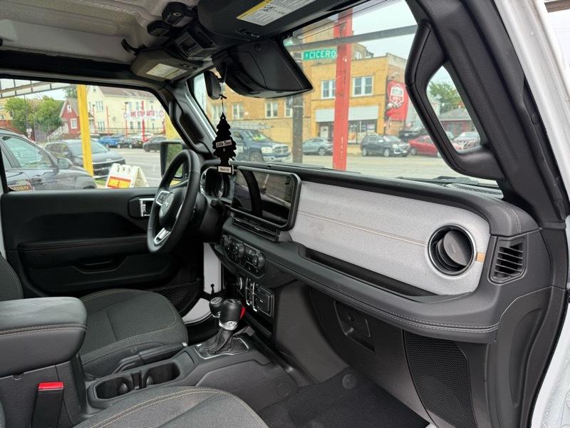 Jeep Wrangler Sahara 2025