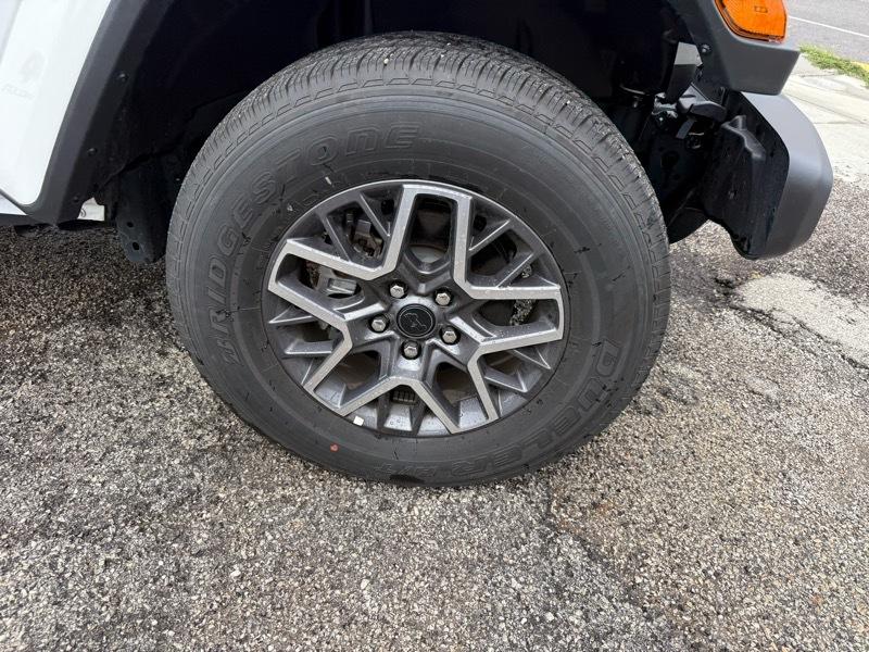 Jeep Wrangler Sahara 2025
