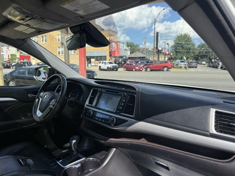 Toyota Highlander XLE FWD V6 2018