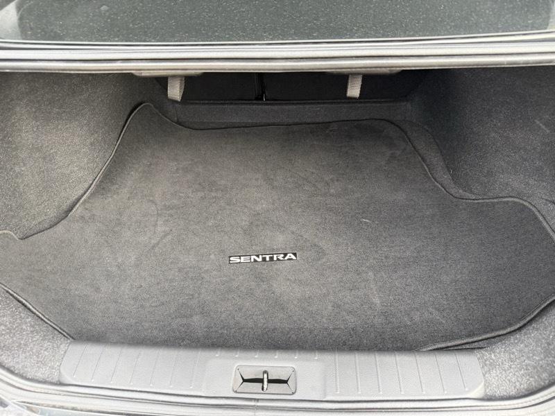 Nissan Sentra photo 28