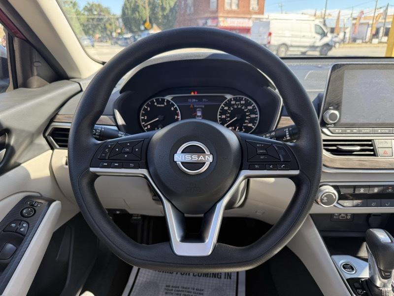 Nissan Altima 2.5 SV 2025