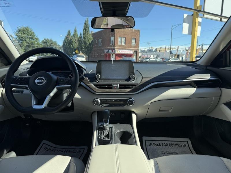 Nissan Altima 2.5 SV 2025