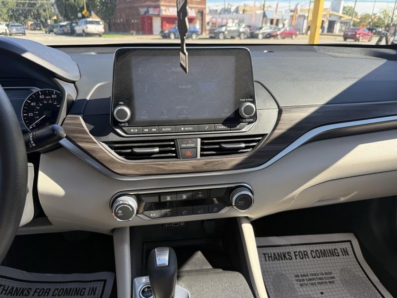 Nissan Altima 2.5 SV 2025