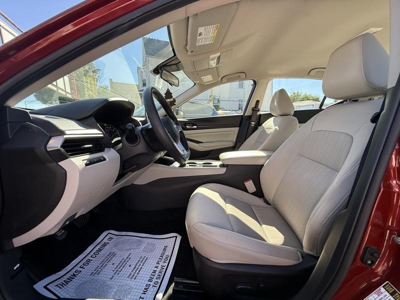 Nissan Altima 2.5 SV 2025