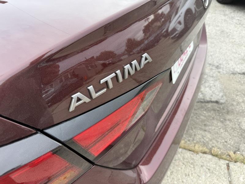 Nissan Altima photo 13
