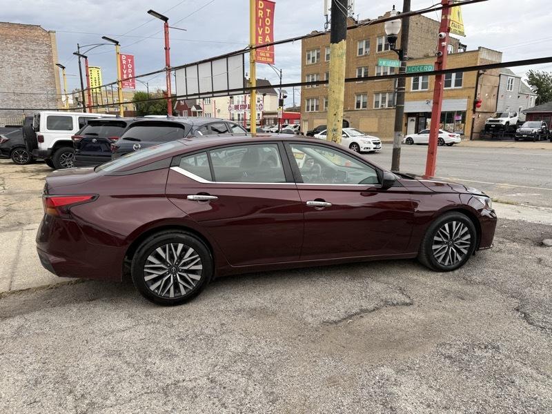 Nissan Altima photo 16