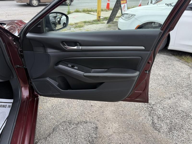 Nissan Altima photo 17