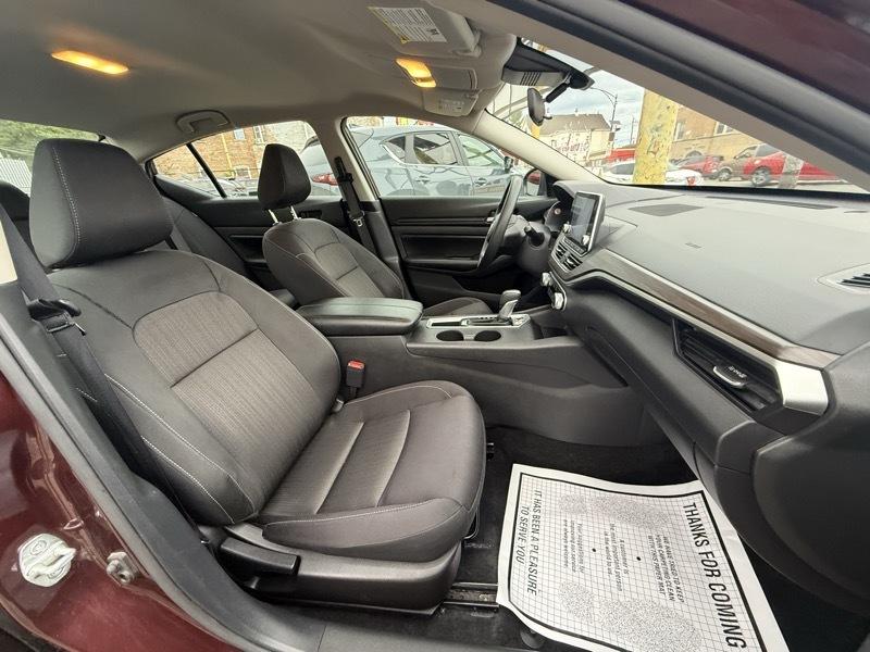 Nissan Altima photo 21