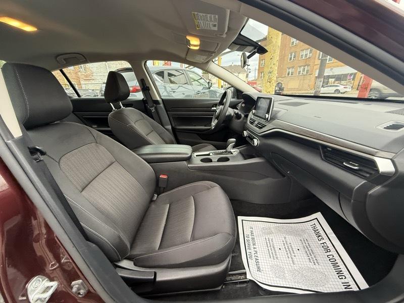 Nissan Altima photo 22