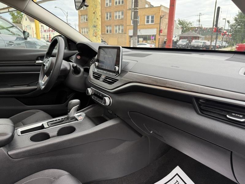 Nissan Altima photo 25