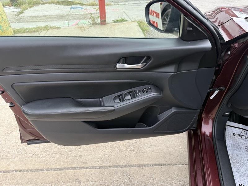 Nissan Altima photo 38