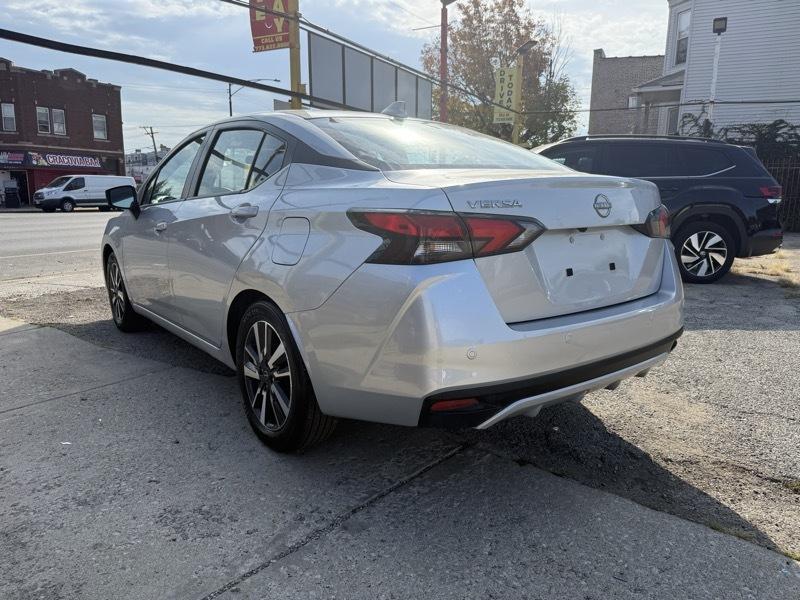 Nissan Versa SV 2025