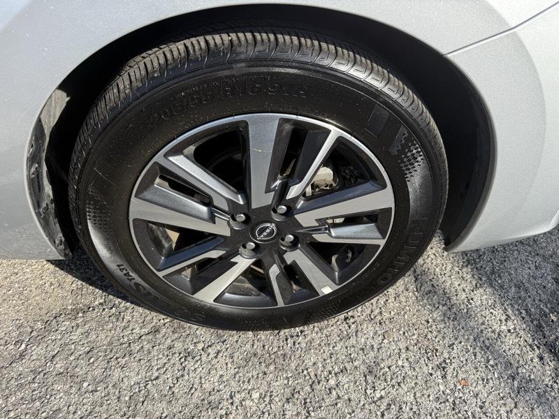 Nissan Versa SV 2025