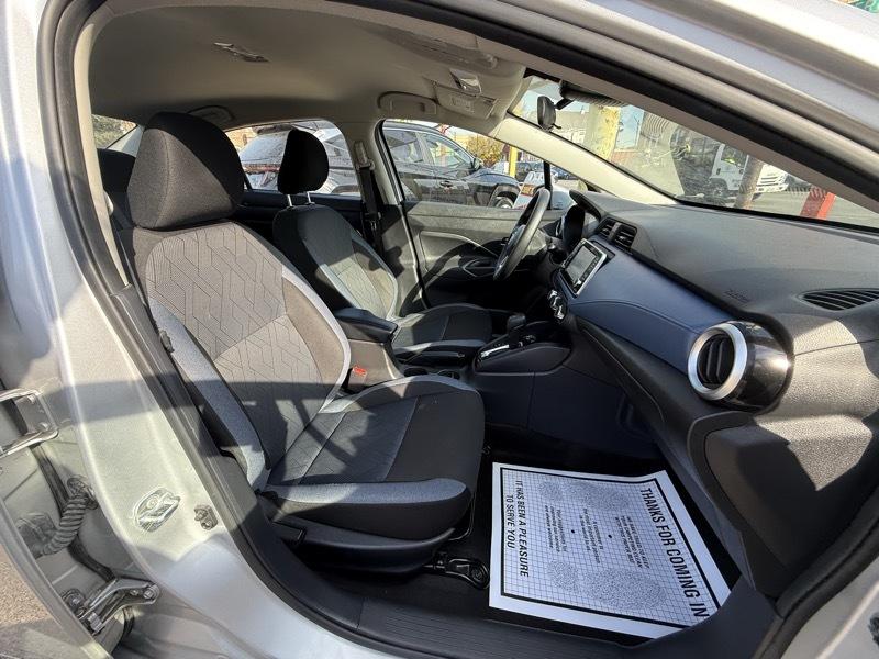 Nissan Versa SV 2025