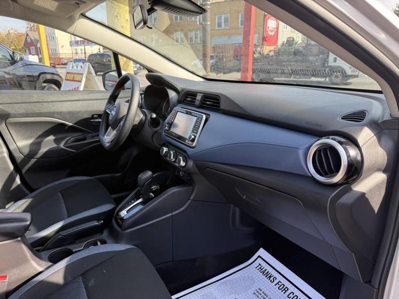 Nissan Versa SV 2025