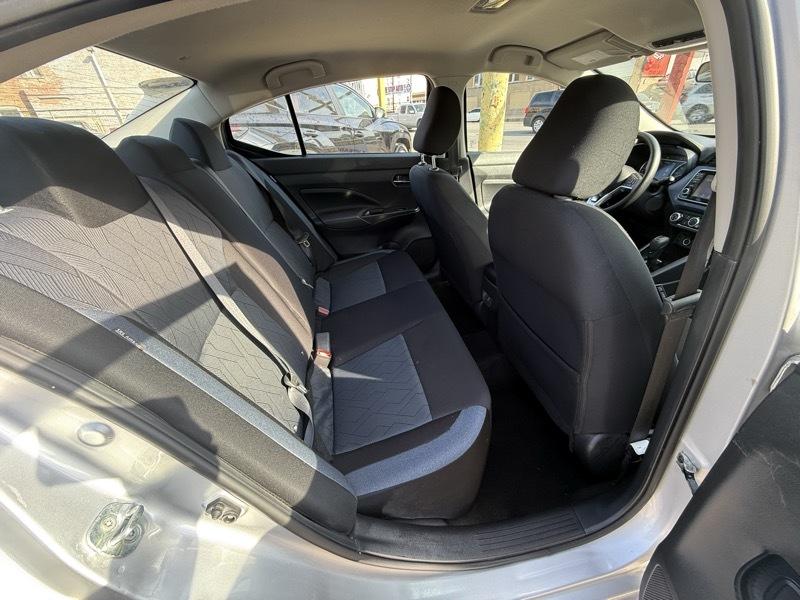 Nissan Versa SV 2025