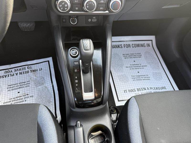 Nissan Versa SV 2025
