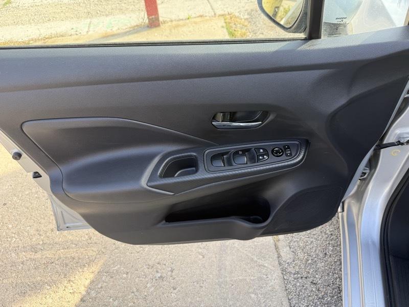 Nissan Versa SV 2025