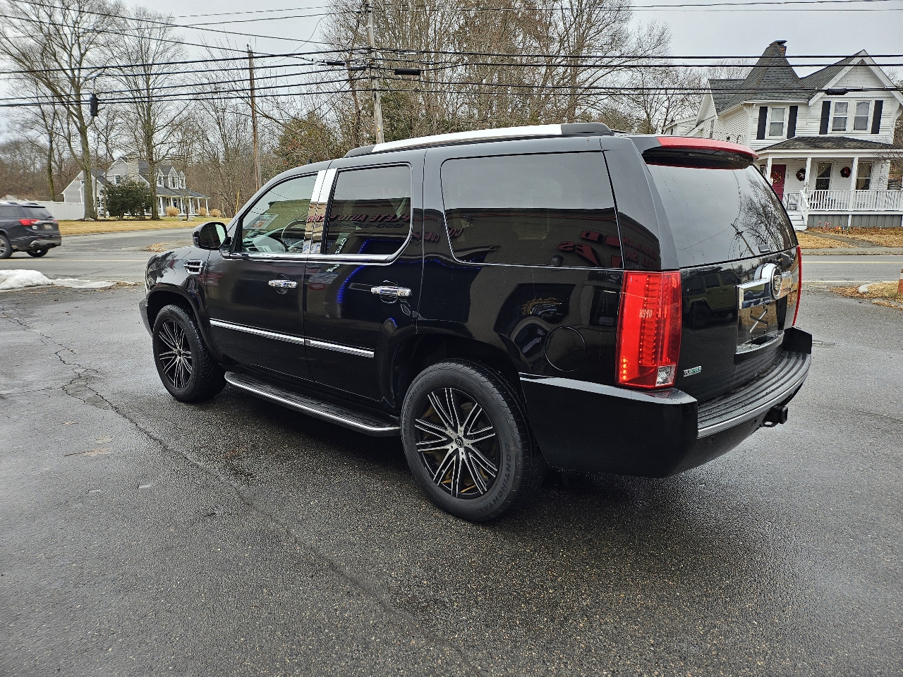 Cadillac Escalade AWD Luxury 2011