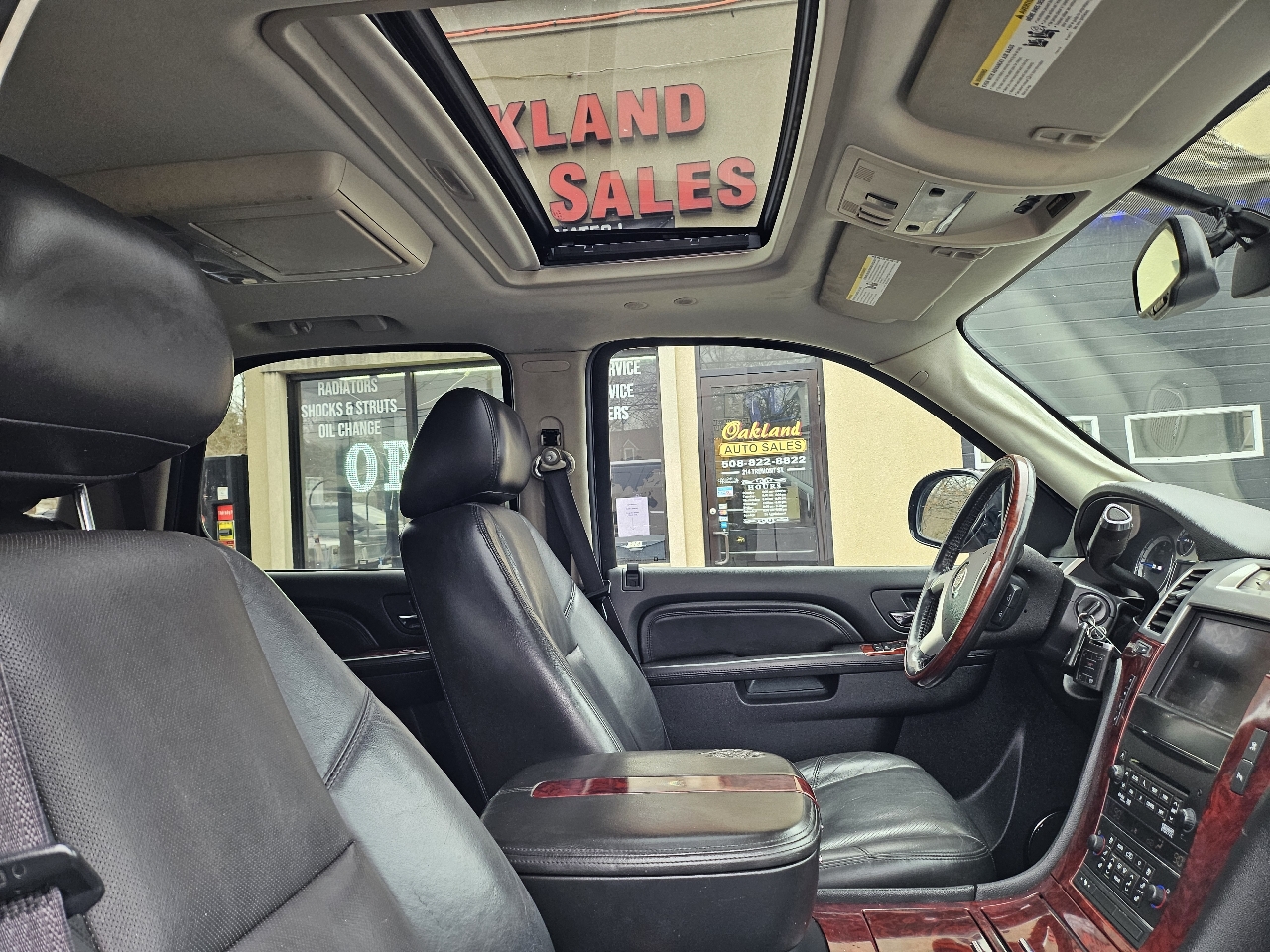 Cadillac Escalade AWD Luxury 2011